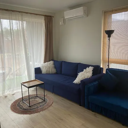 E&K Apartamentai Su Sildomu Baseinu Kieme Паланга Экстерьер фото