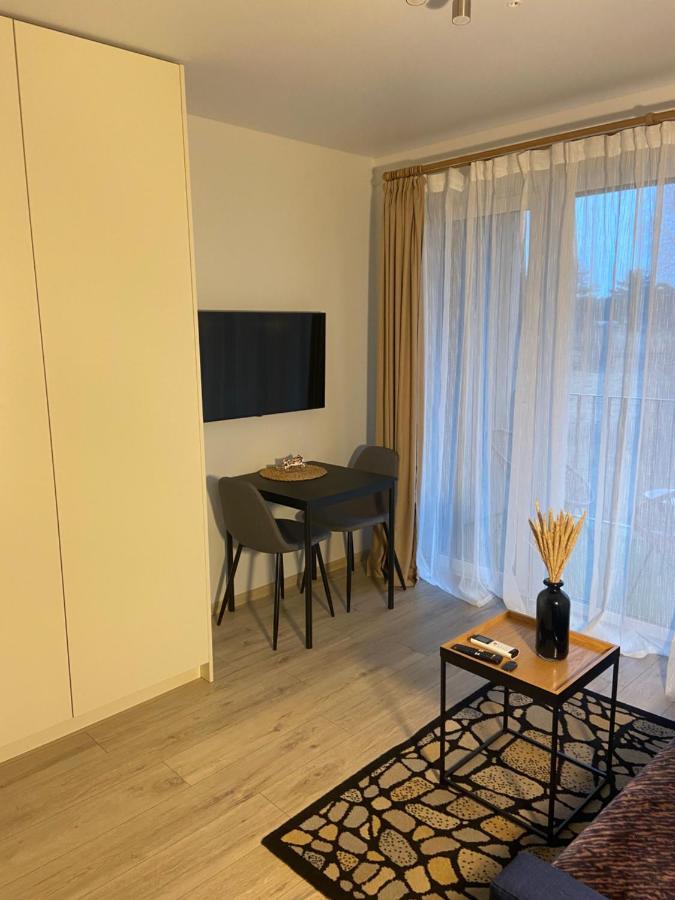 E&k Apartamentai Su Sildomu Baseinu Kieme Butas *